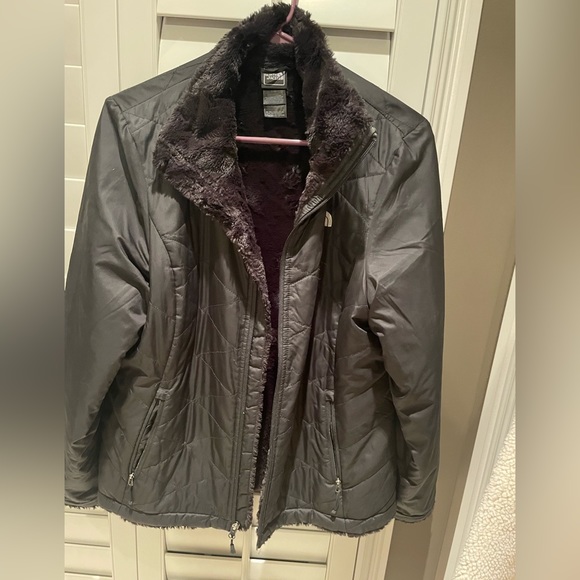 Women’s Large North Face jacket with faux fur on the inside - Picture 2 of 4